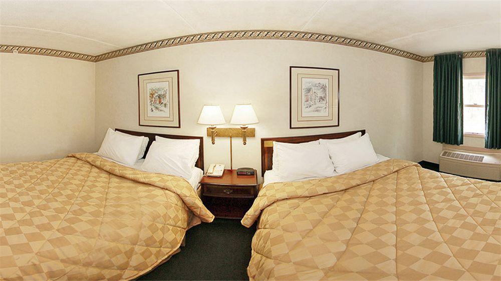Clarion Pointe Charlottesville Esterno foto