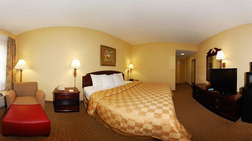 Clarion Pointe Charlottesville Esterno foto