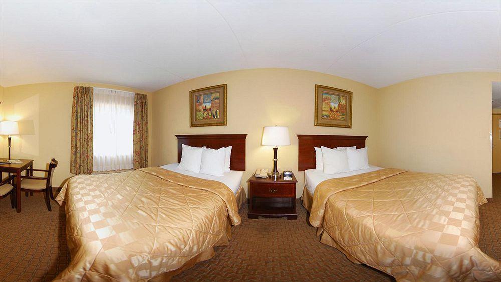 Clarion Pointe Charlottesville Esterno foto