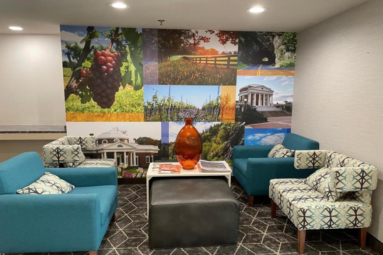 Clarion Pointe Charlottesville Esterno foto