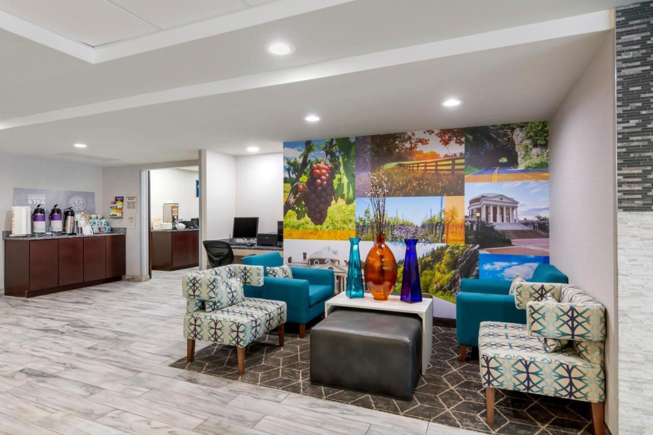 Clarion Pointe Charlottesville Esterno foto