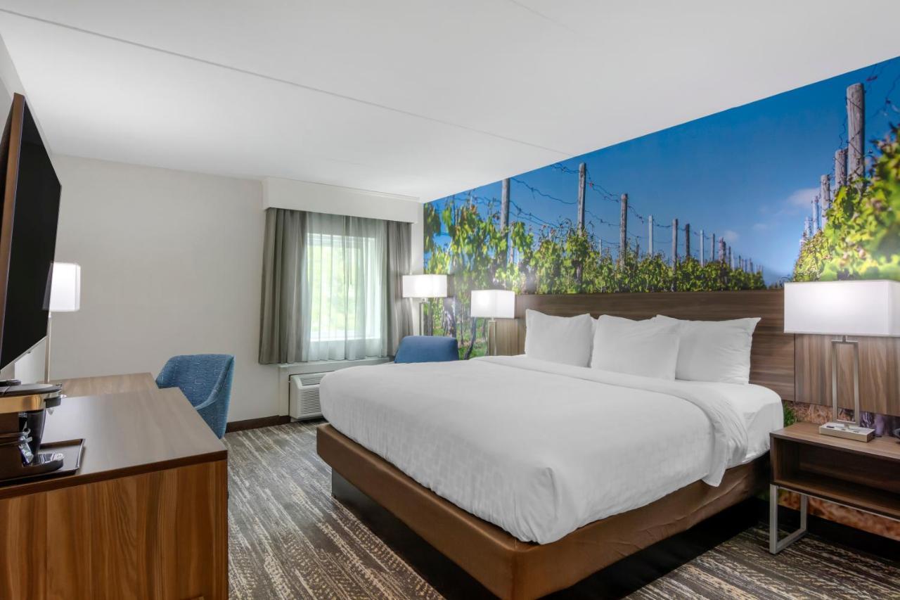 Clarion Pointe Charlottesville Esterno foto