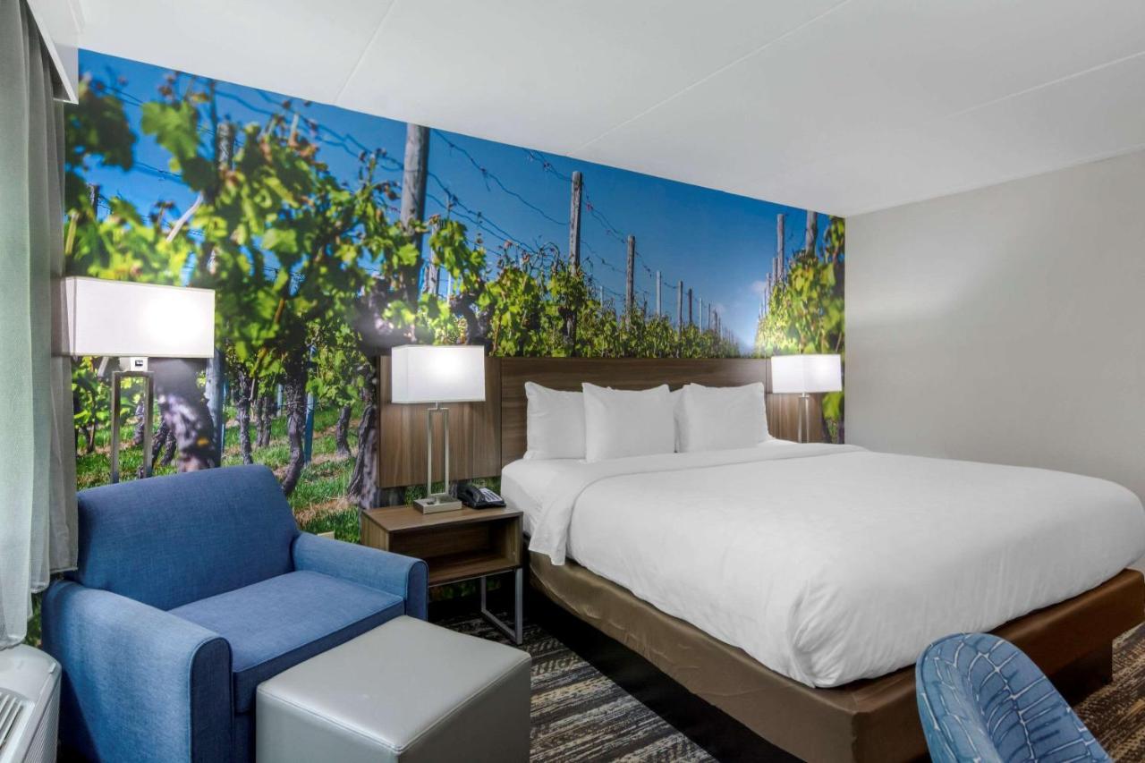 Clarion Pointe Charlottesville Esterno foto