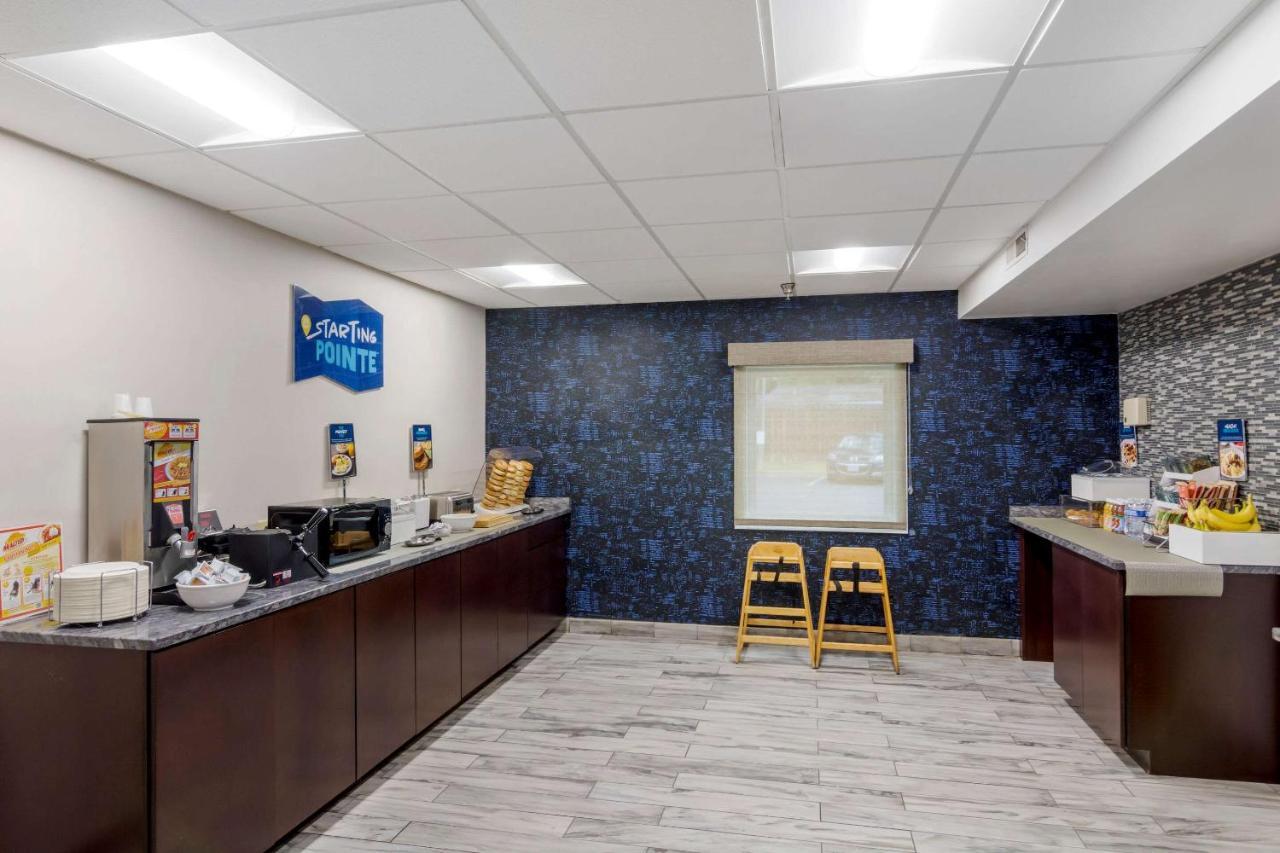 Clarion Pointe Charlottesville Esterno foto
