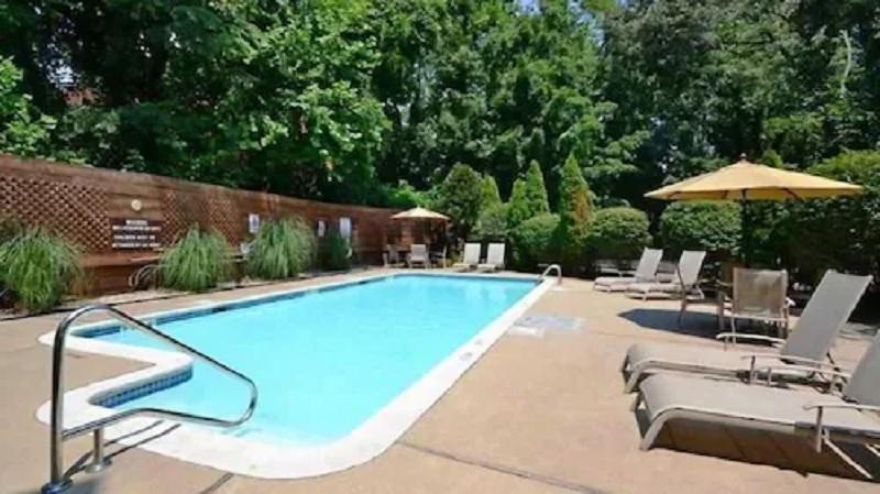 Clarion Pointe Charlottesville Esterno foto
