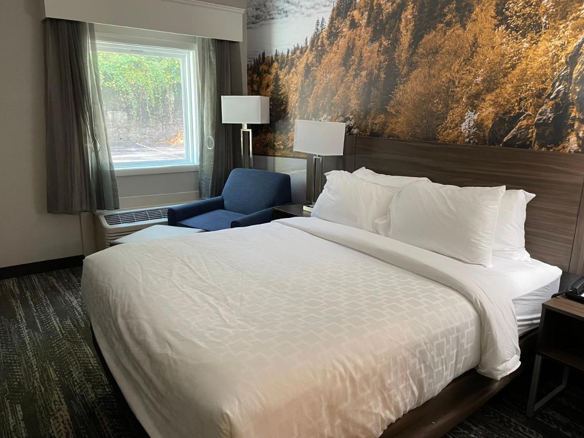 Clarion Pointe Charlottesville Esterno foto